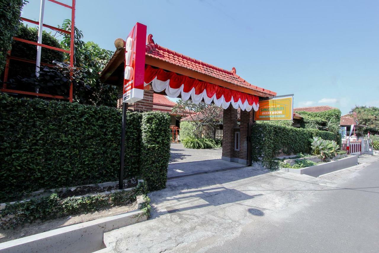 بانيووانجى Oyo 1361 Singosari Family Residence المظهر الخارجي الصورة