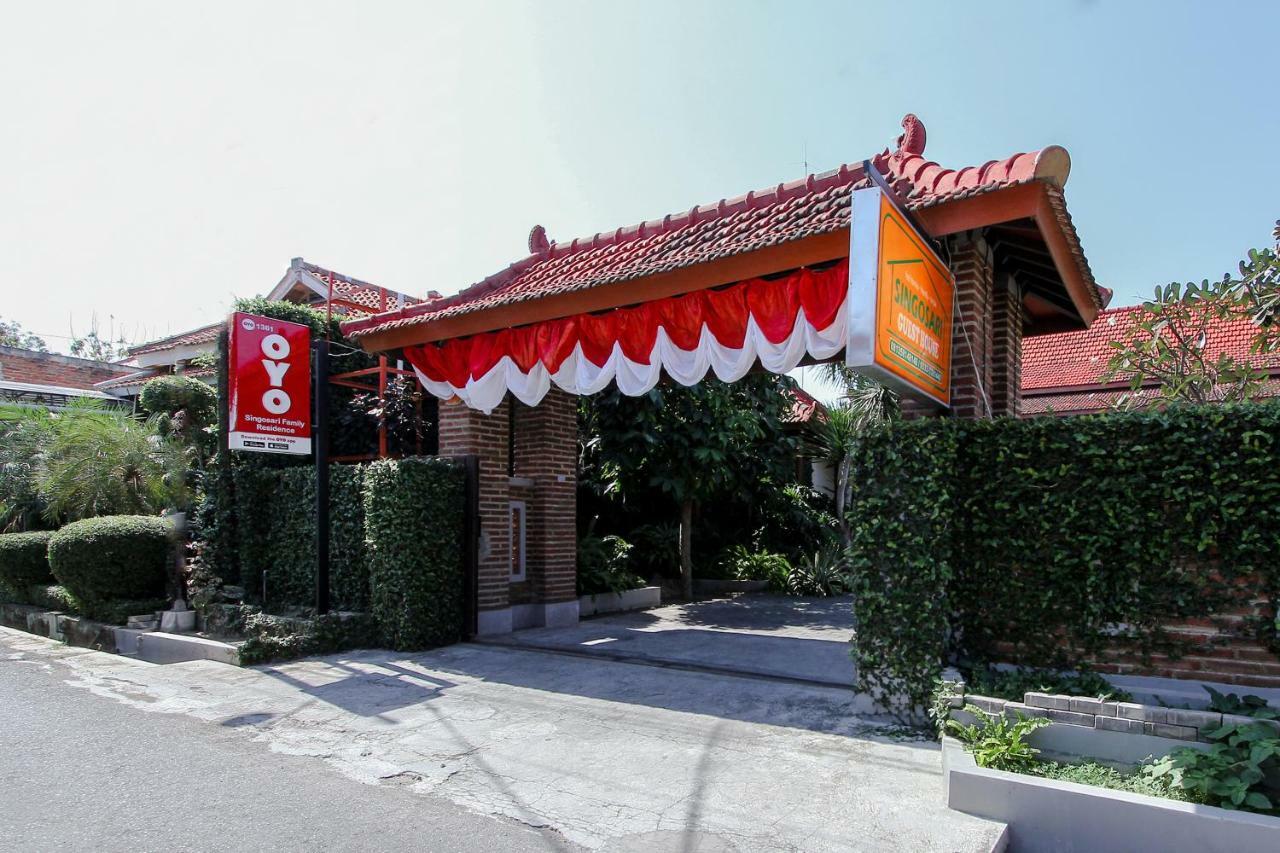 بانيووانجى Oyo 1361 Singosari Family Residence المظهر الخارجي الصورة