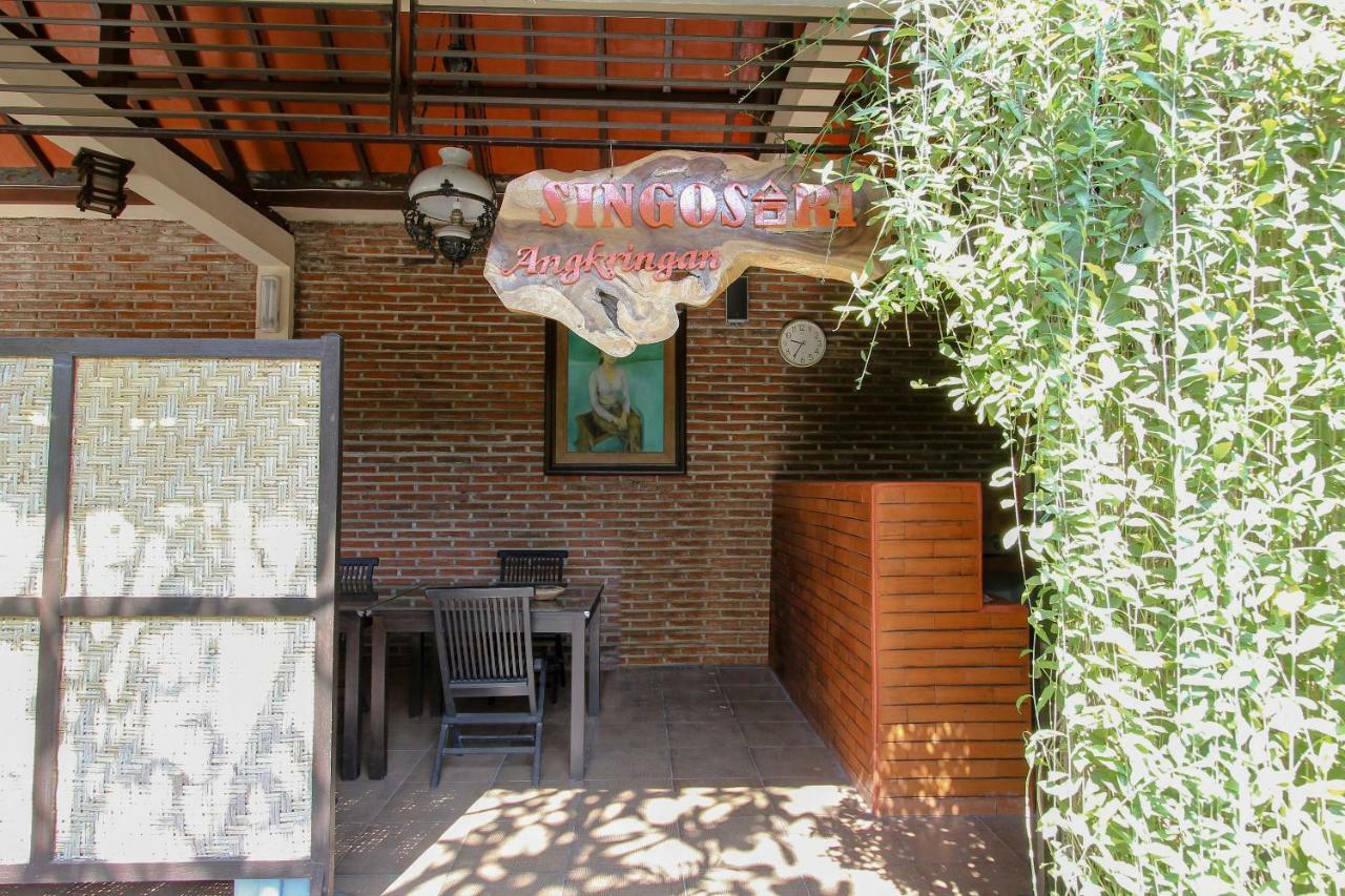 بانيووانجى Oyo 1361 Singosari Family Residence المظهر الخارجي الصورة